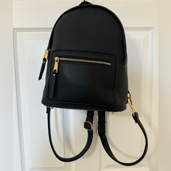 *NEW* Never Worn Black Backpack - Picture 1 of 10